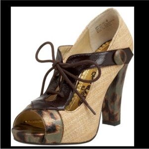 ⭐️Host Puck⭐️NAUGHTY MONKEY RAFFIA LACE UP SHOES